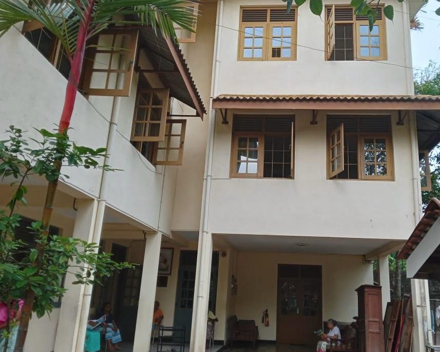 Seth Sewana II Paying Home